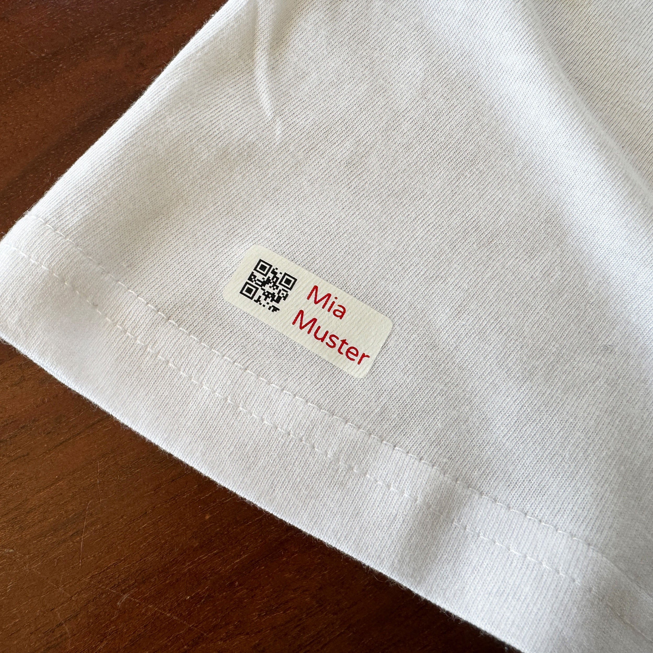 Bügeletiketten mit QR Code für Kita, Schule und Pflege – 30×13 mm