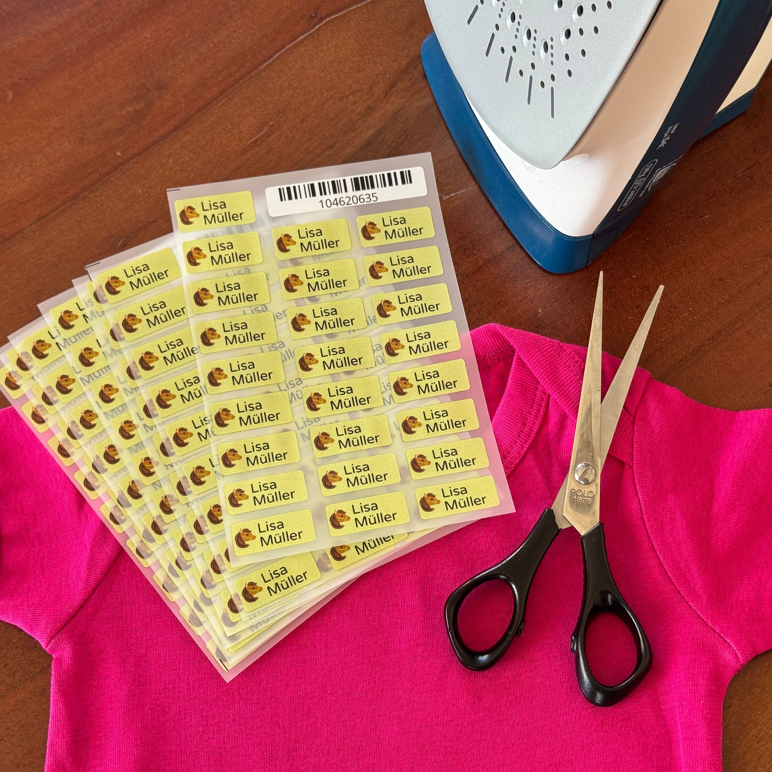 Bügeletiketten mit Namen (30x13 mm 225 Stück zum Aufbügeln) - adressaufkleber-fabrik.de