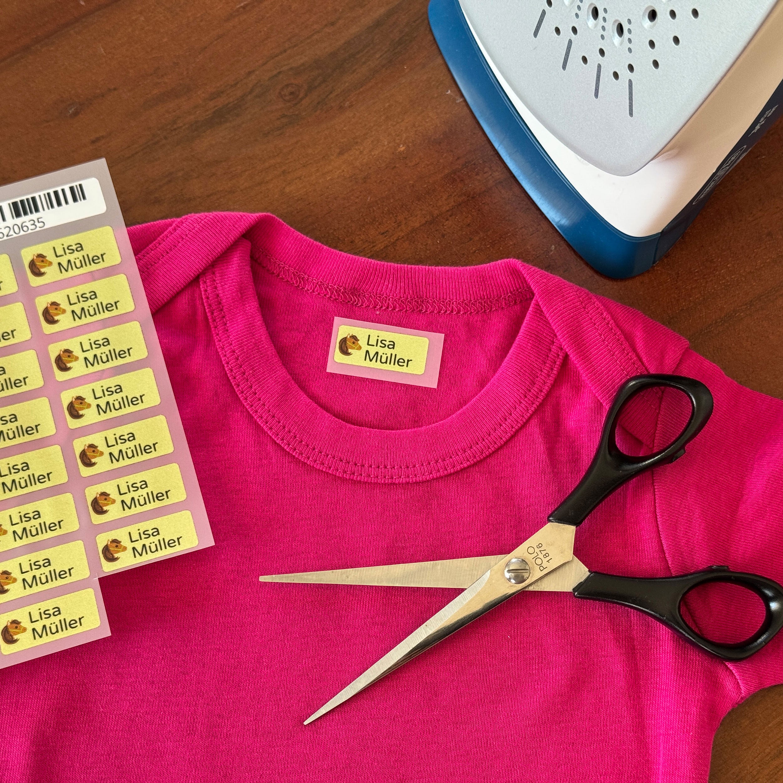 Bügeletiketten mit Namen (30x13 mm 225 Stück zum Aufbügeln) - adressaufkleber-fabrik.de