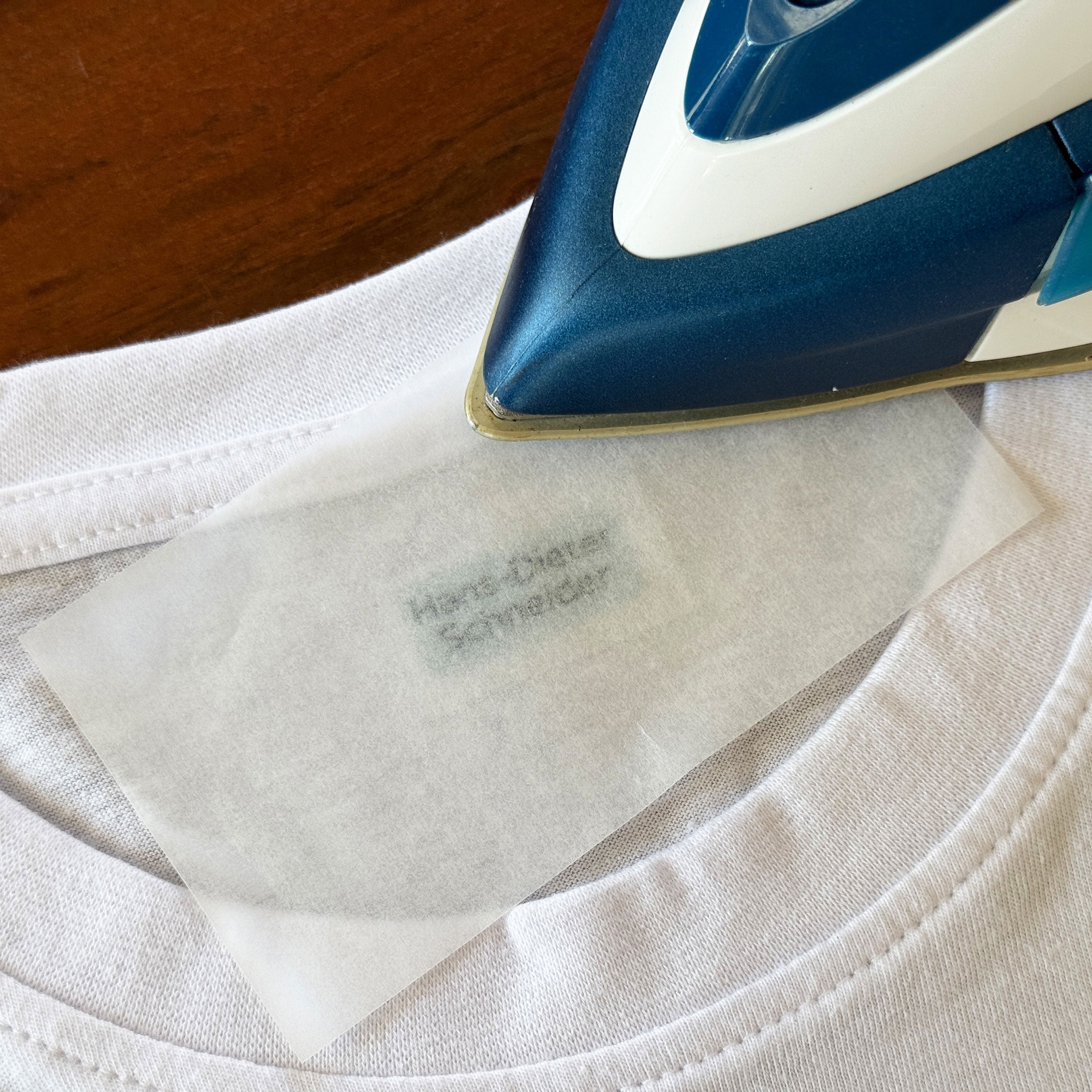 Aufgebügeltes Namensetikett für Senioren auf Textil – waschfest