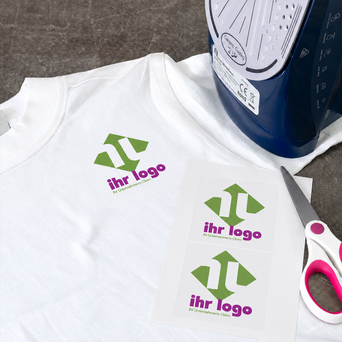 Logo-Bügeletiketten gemischt – 30 × 30 mm und 100 × 100 mm
